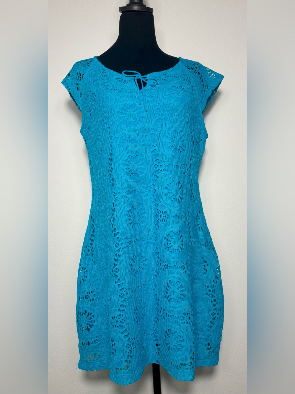 Madison Petite Turquoise Blue Lace Overlay Shift Dress PL Boho Medallion